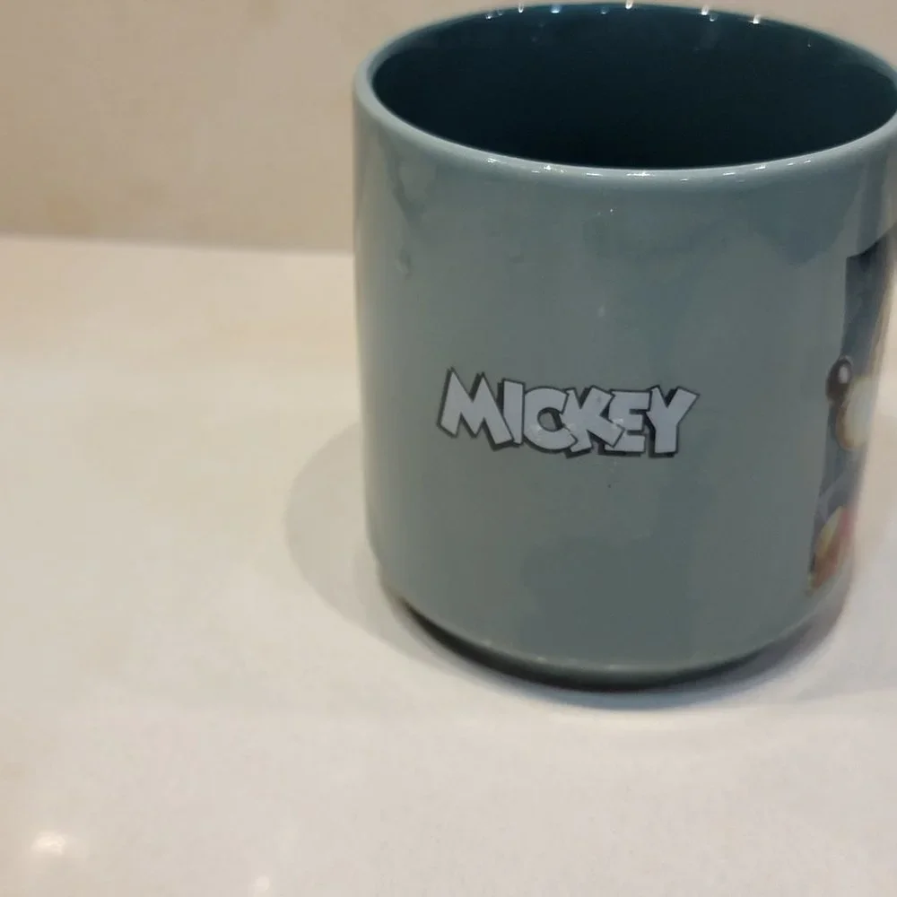 Disney Mickey Mouse Coffee Mug Green Ceramic 12 Ounce Cup Made‎ In Thailand